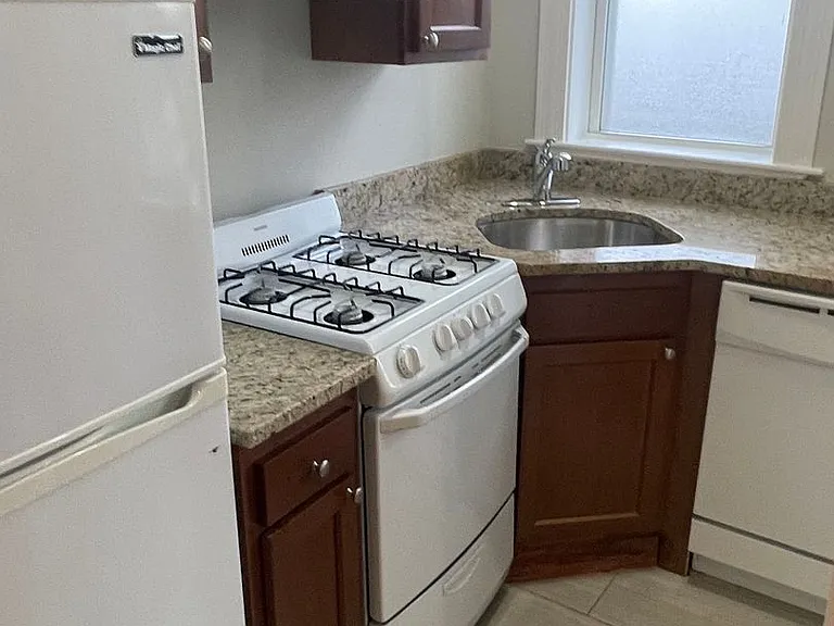 11933 Commonwealth Ave #23 — Photo 7