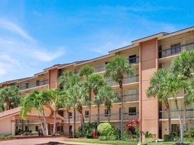 701 Seafarer Cir