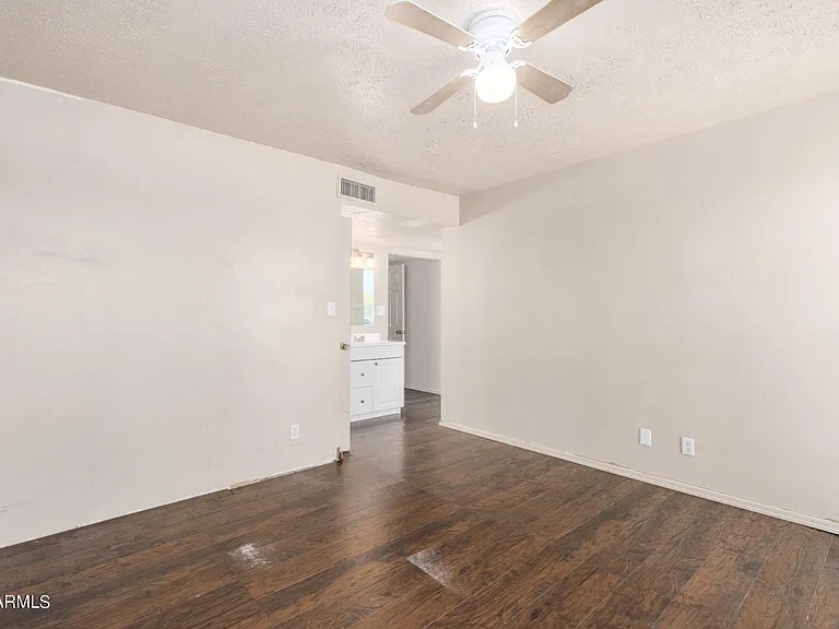 855 E Viola St — Photo 57