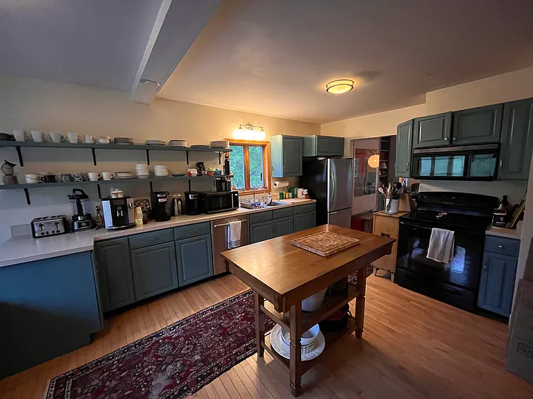 503 Surry Rd — Photo 8