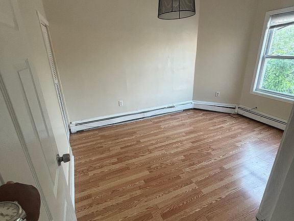 4th image of 7 Sheppard St #2