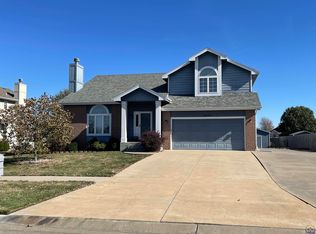 2526 SW Lagito Ct, Topeka, KS 66614