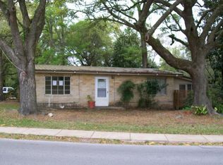 515 Porter Ave, Ocean Springs, MS 39564