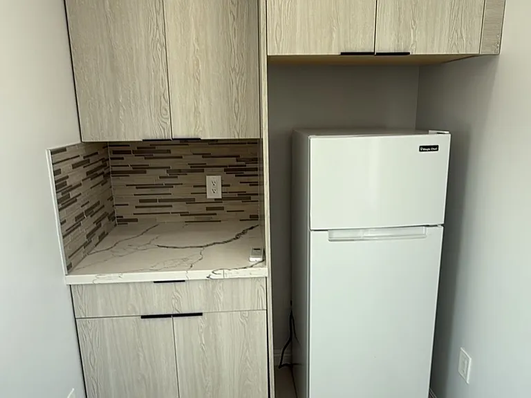 515 N Mariposa Ave #3/4 — Photo 2