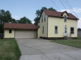 207 2nd St E, Chokio, MN 56221