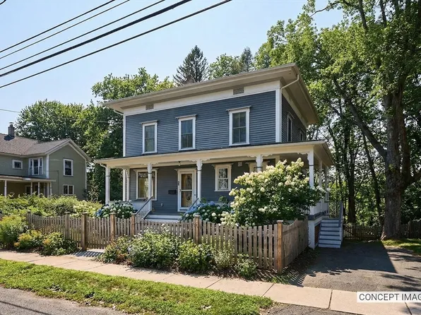 22 Lilly St, Northampton, MA 01062