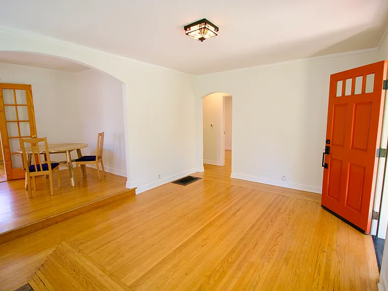 212 Gilbert Ave — Photo 6
