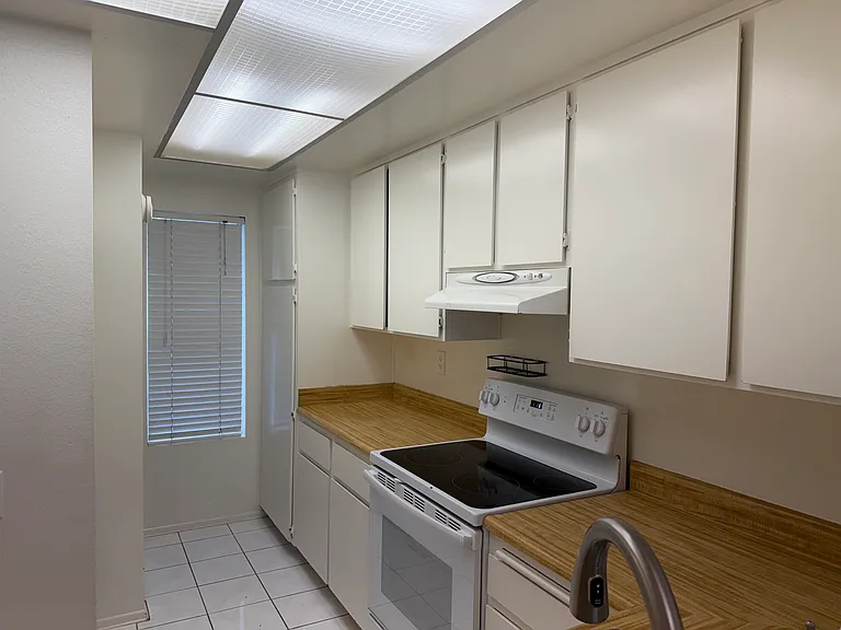 40 Allenwood Ln — Photo 7