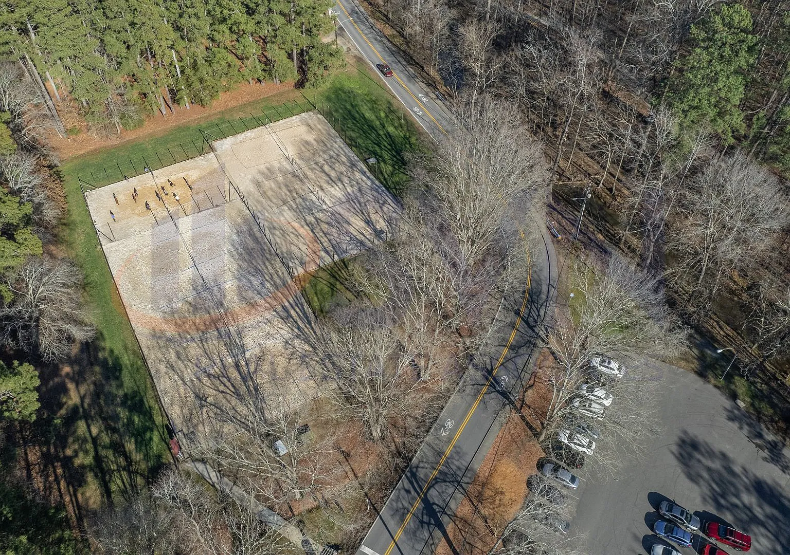 Comfortable 2BR, 1.5BA Chapel Hill Condo with Community Amenities — Photo 4