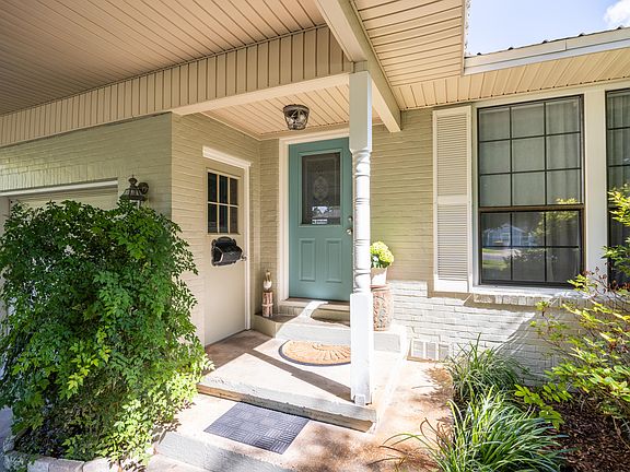 5th image of 239 Beachview Dr