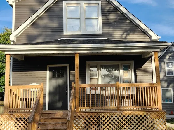 12317 S Carpenter St, Calumet Park, IL 60827