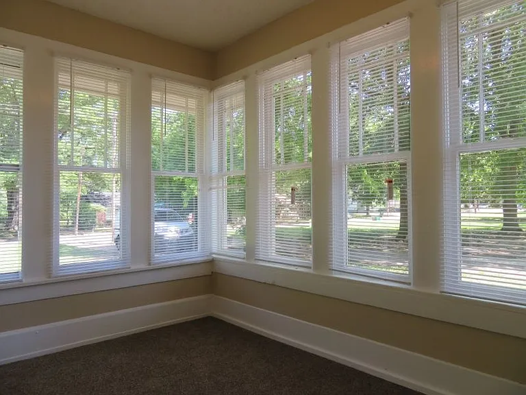 1021 Whitehaven Ln — Photo 5