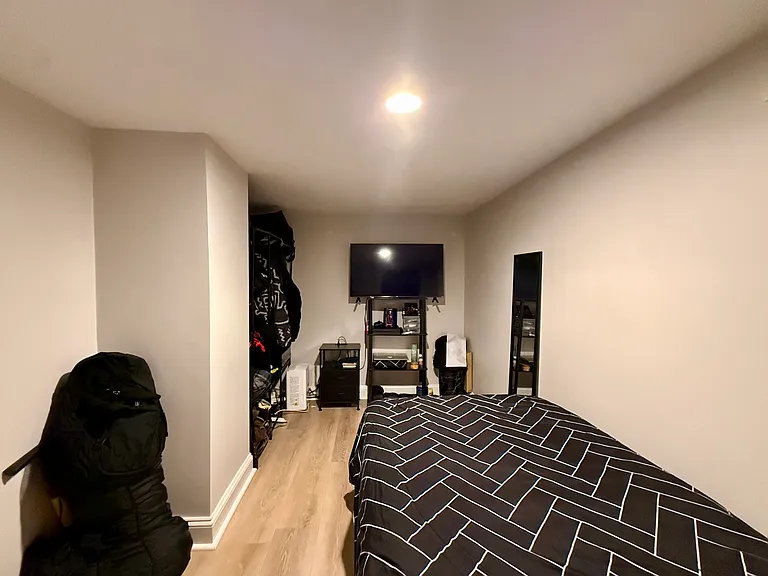 160 Irving St #3 — Photo 8