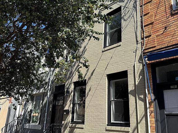 3rd image of 1203 Moore St