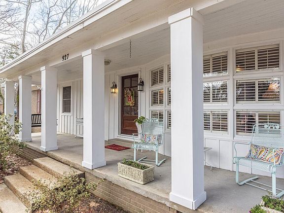 3rd image of 927 Barnett Dr