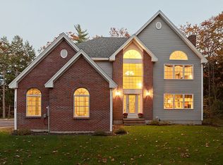 209 Blackstrap Rd, Falmouth, ME 04105