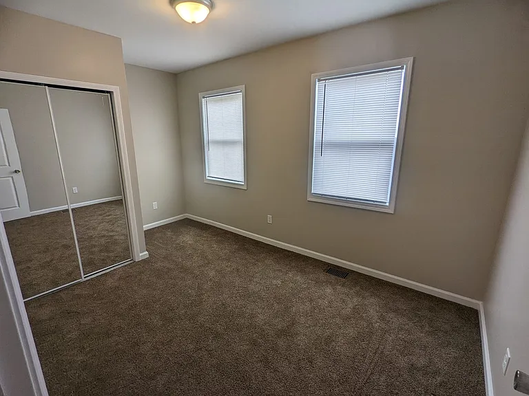 248-250 Reeb Ave — Photo 11