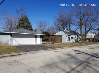 7001 W 96th Pl, Oak Lawn, IL 60453