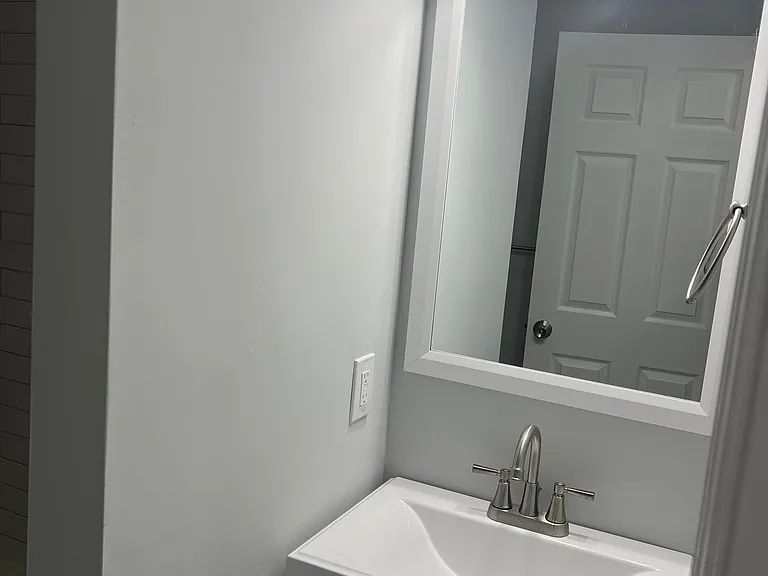 26-28 Avon Avenue - Ground Floor — Photo 7