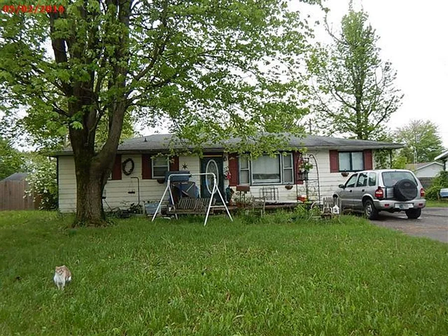 355 Broadway St photo 1