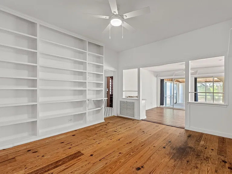 2250 Myrtle Ave — Photo 10