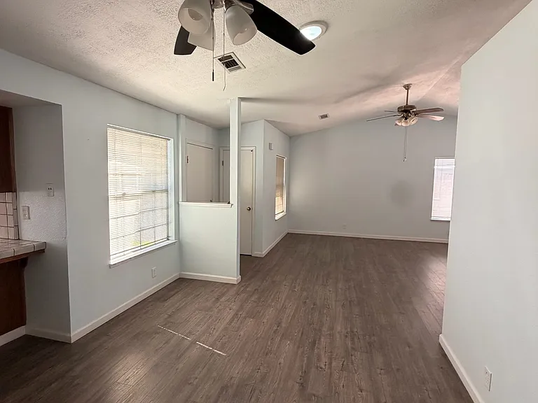 844 N Suzanne Ct — Photo 9
