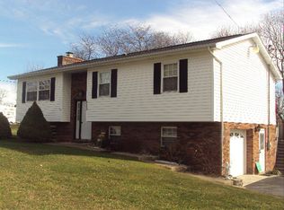 223 Canaday Cemetery Rd, Crab Orchard, WV 25827