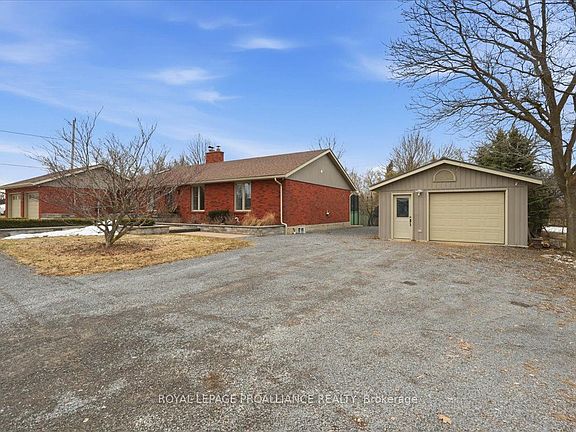 3rd image of 300 Farnham Rd