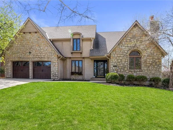 12604 Mohawk Lane, Leawood, KS 66209
