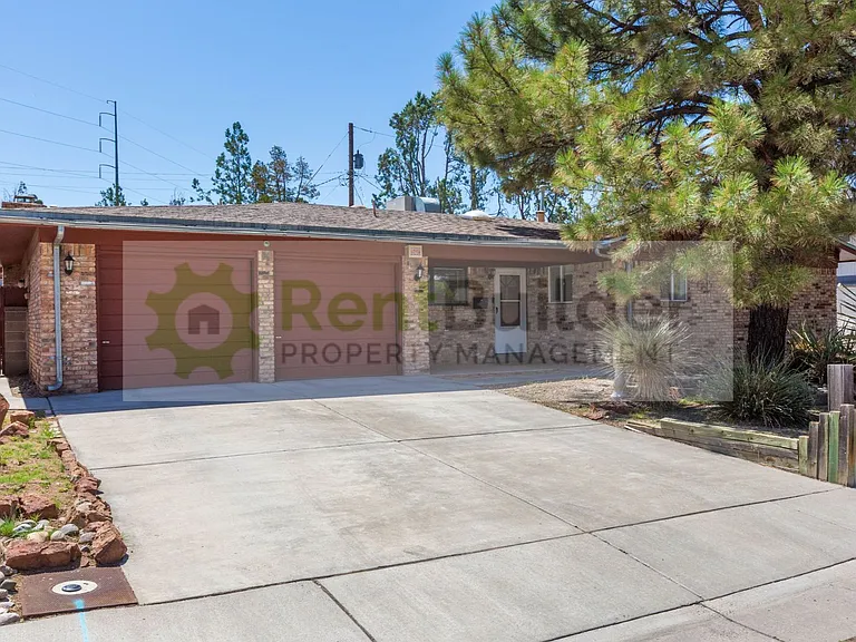 8304 Dellwood Rd NE — Photo 22