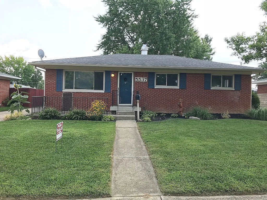 5537 Maplewood Dr photo 1