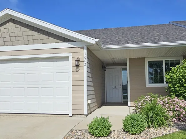 1002 N Crestfield Pl, Sioux Falls, SD 57107