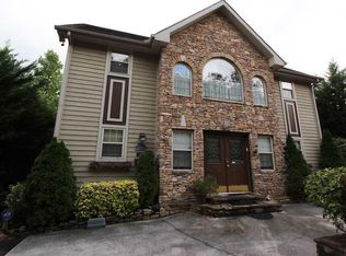 909 Smoky Bears Way, Gatlinburg, TN 37738