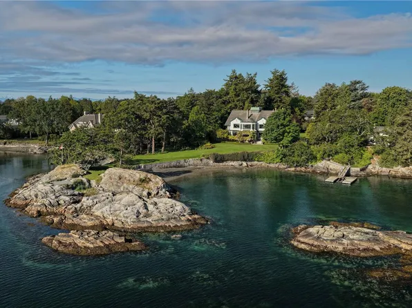 3175 Beach Dr, Oak Bay, BC V8R 6L7