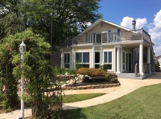 460 Ln 890 Snow Lk, Fremont, IN 46737