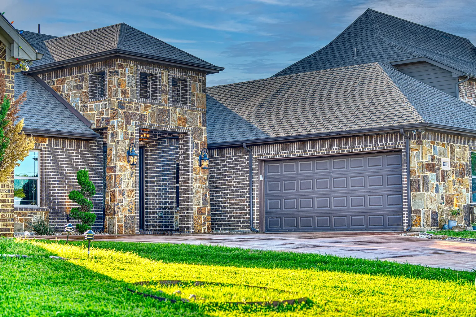 2337 Amesbury Dr photo 1