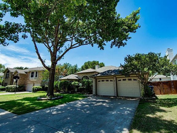 2nd image of 2805 Laurel Hill Dr