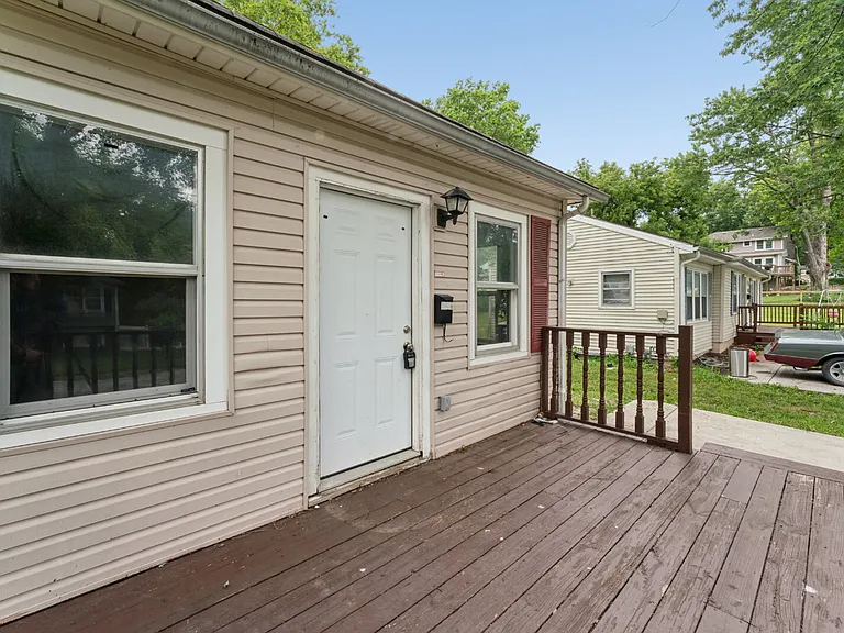 7036 Willow Ave — Photo 4