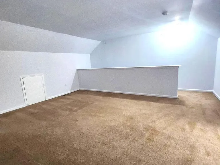 302 Hidden Dr — Photo 25