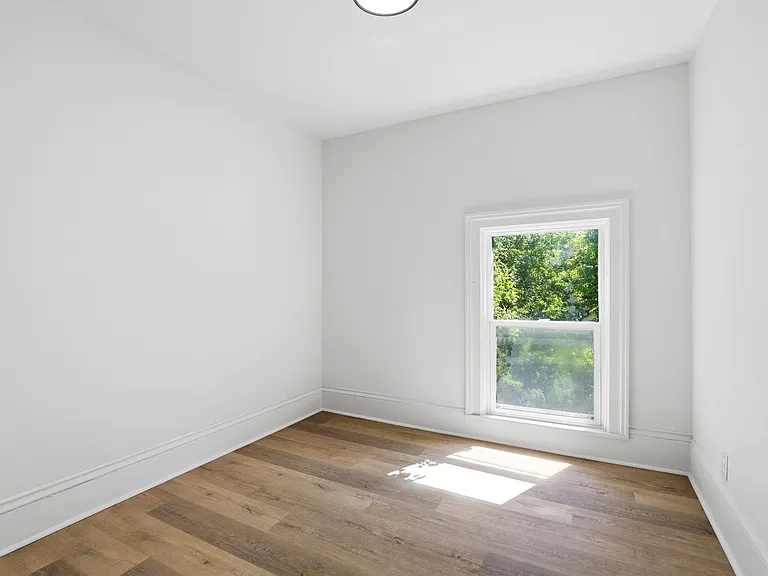 840 Jackson St — Photo 11