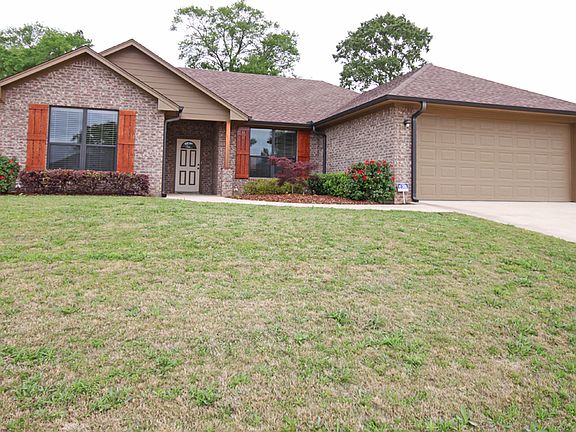 3rd image of 802 Jaxon Dr