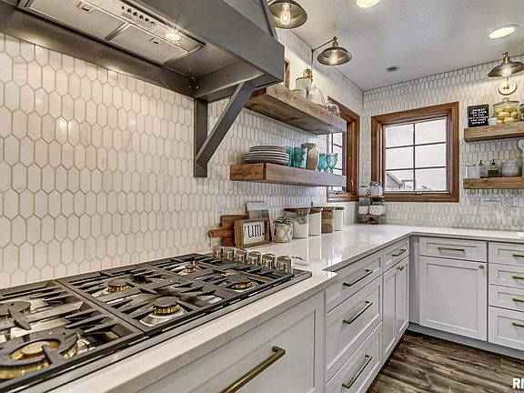 4th image of 804 E Wineman St