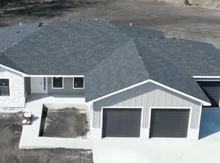 1009 George Ct, Effingham, KS 66023