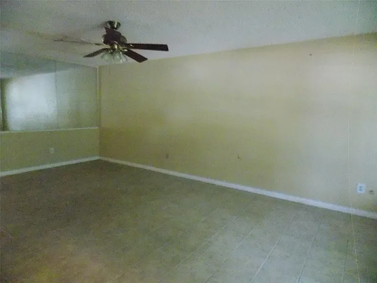 17738 Kings Park Ln #17738 — Photo 3