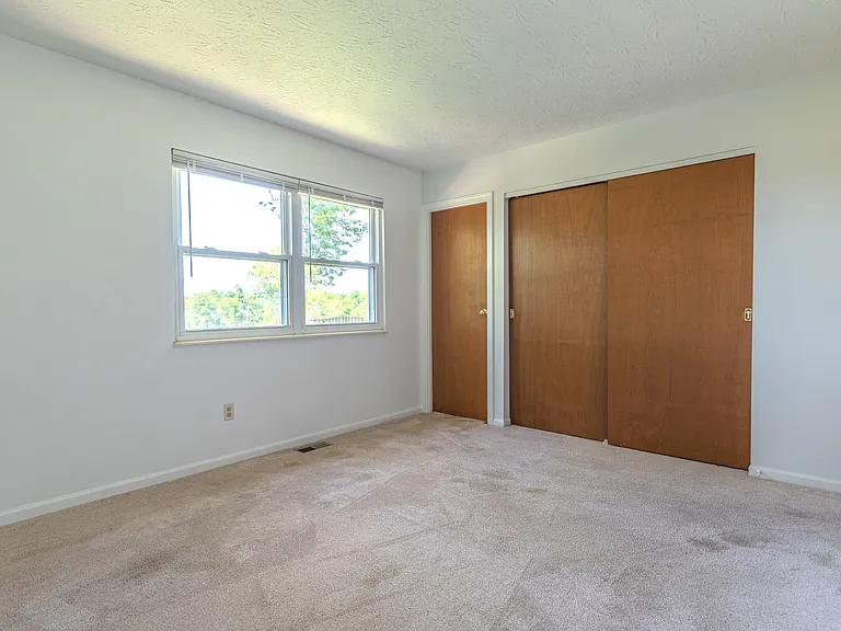 1047 Alpine Ct — Photo 16