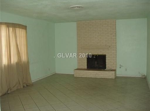 2nd image of 3073 Congress Ave