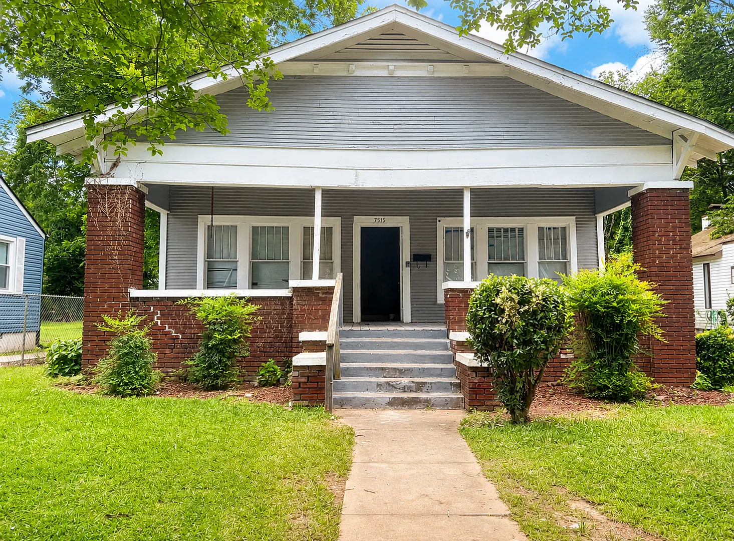 Spacious 3BR/2BA Rental with Hardwood Floors & Updated Living Room — Photo 1