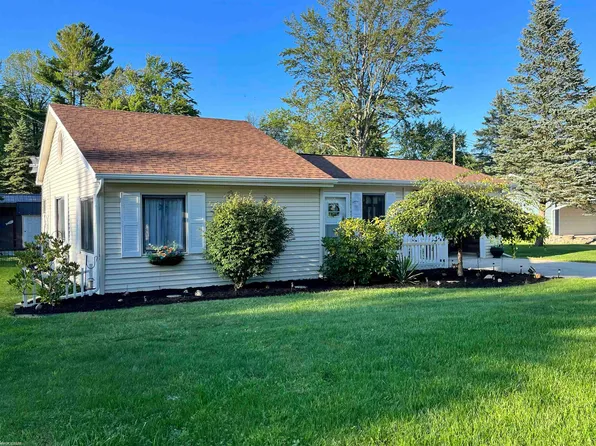 7393 Willow Ct, Lexington, MI 48450