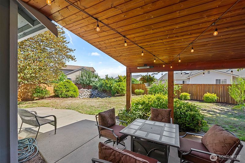 4th image of 505 Alexander Court NW