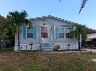 6927 SE Delegate St, Hobe Sound, FL 33455